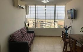 Apartamento Completo Frente Al Aeropuerto Ideal Para Viajes Y Transito En El Aeropuerto
